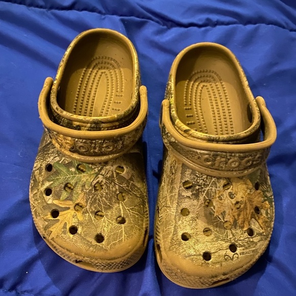 CROCS Other - Little boy size 1 camo crocs croc slip on shoe camouflage